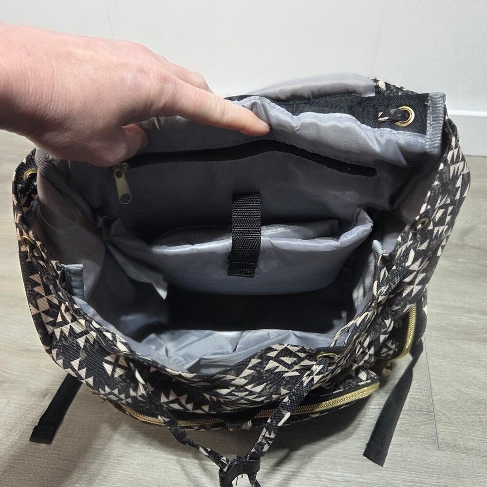 Fisher-Price Shilon Southwest Black & White 3 Piece Diaper Bag Backpack - Picture 9 of 12
